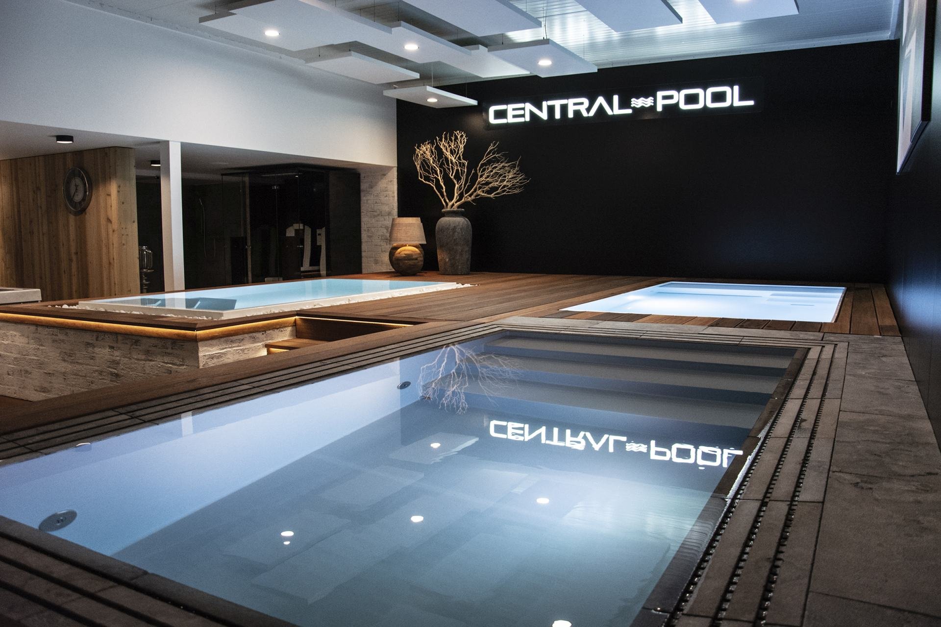 Eine Auswahl an Pools im Central-Pool-Shop Eine Auswahl an Pools im Central-Pool-Shop